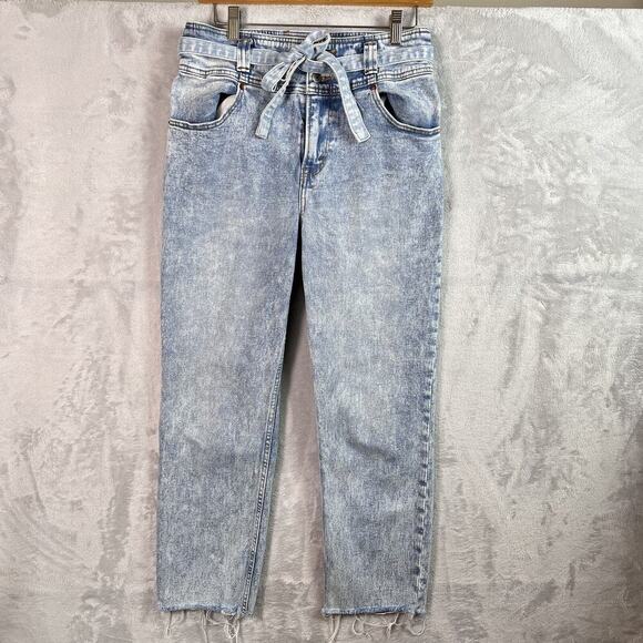 Abercrombie & Fitch Denim - Abercrombie & Fitch Ultra High‎ Rise Mom Jeans Size 29 Paperbag Fit Light Wash